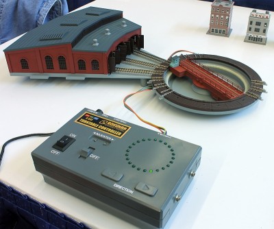 Rokuhan Z scale indexed turntable.jpg
