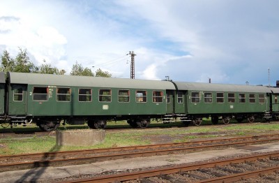 Umbauwagen_der_Gattung_B3yg_(88_701_und_88_166)_der_Museumseisenbahn_Hanau_e._V.jpg