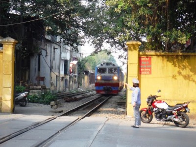 DSCF4337 - Train Street.JPG