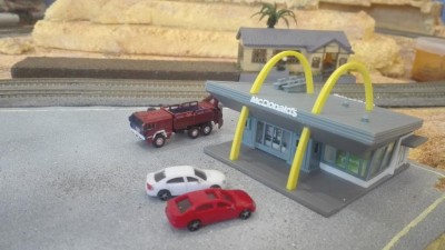 DSCF4775 - Mc Donald's e parcheggio.jpg