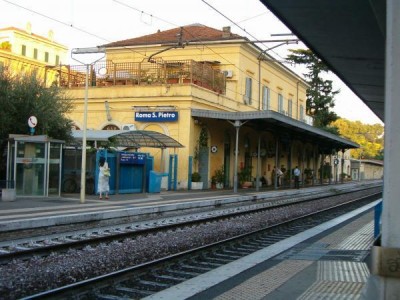 Stazione San Pietro foto 3.jpg