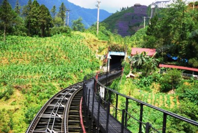 04_Lasciando la stazione di SaPa.JPG