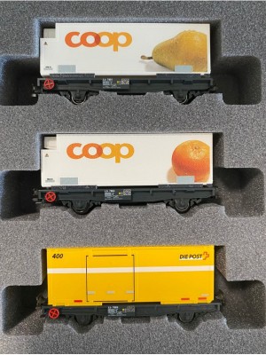 kato-7074102-scala-n-set-8-pezzi-carri-merci-rhb-trasporto-container-inclusi.jpg