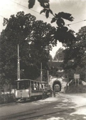 Tram_galleria_del_Vellone.jpg